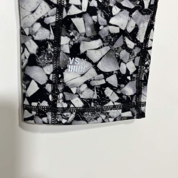 Victoria's Secret VSX Cropped Workout Leggings Size Small - Picture 5 of 9